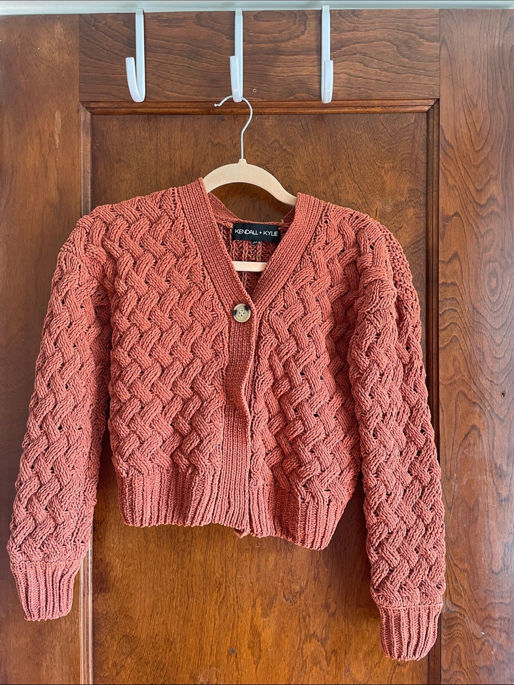 Kendall & Kylie Cropped Cable-Knit Cardigan in Rust